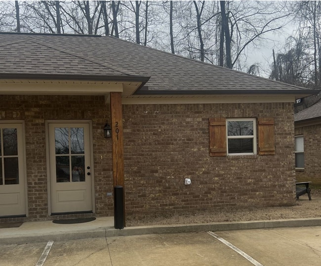 Building Photo - 1 BD/1 BA