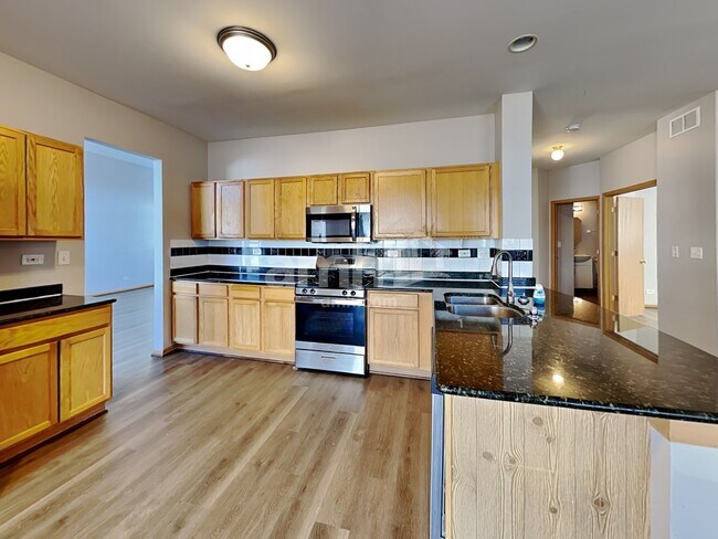 Building Photo - 2715 Adobe Dr