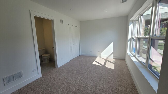 Foto del edificio - 8377 Mulberry Ave