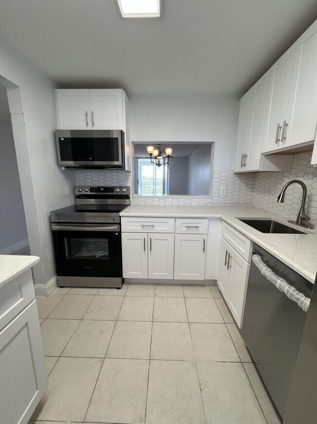 Foto del edificio - 5961 NW 2nd Ave