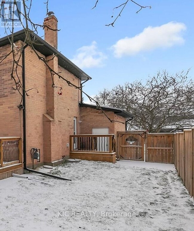 Building Photo - 108 Cardinal Crescent