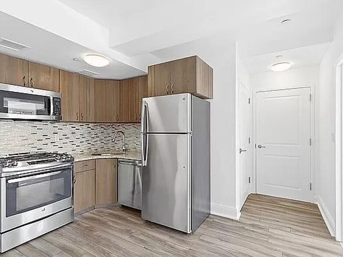 Primary Photo - Beautiful Clean 1 Bedroom Condo in Astoria