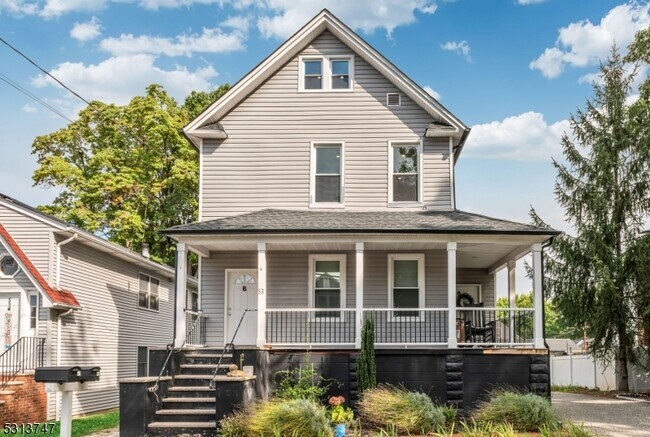 Building Photo - 53 Davis Dr