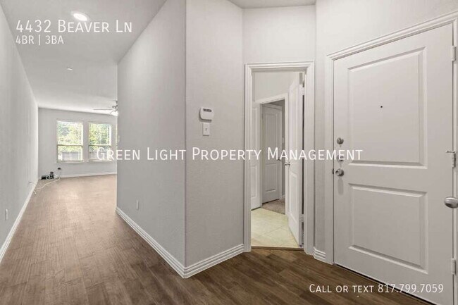 Foto del edificio - 4432 Beaver Ln