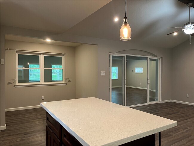 Foto del edificio - 304 S Shadowbend Dr