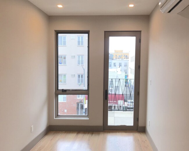 Foto del edificio - 1140 DeKalb Ave