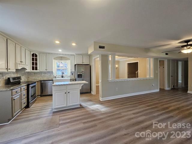 Foto del edificio - 901 Lightwood Dr