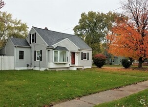 Building Photo - 2302 Chesning Ave