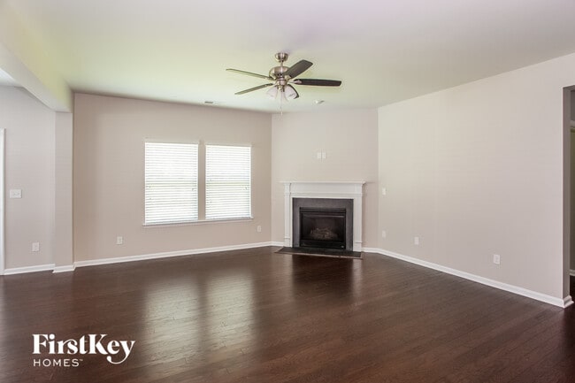 Building Photo - 4018 Martele Dr