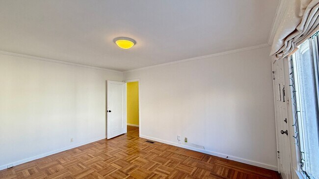 Foto del edificio - Charming Silver Terrace 3 Bedroom/1 BA SFH with Private Garden Oasis +Flex Bonus Room- AMSI