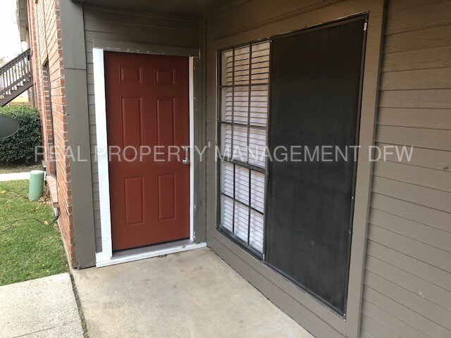 Building Photo - 3010 Sappington Pl