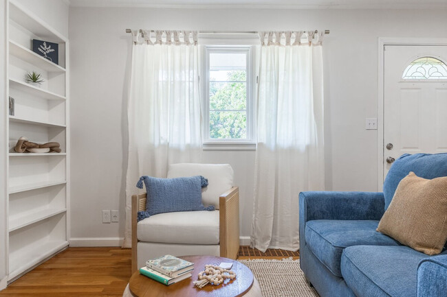 Foto del edificio - 4945 N Euclid Ave