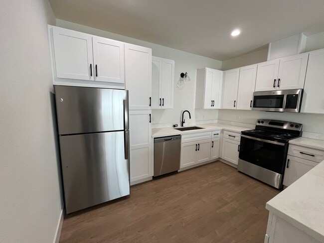 Building Photo - Brand New Build on Old Alturas - ALL Electric with City of Redding Solar!