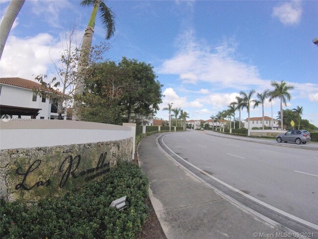 Foto del edificio - 990 NW 99th Ct