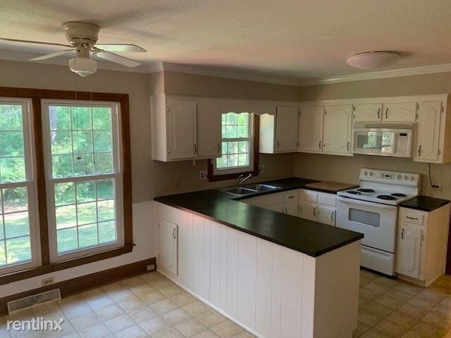 Building Photo - 5 br, 3 bath House - 1220 Hedgelawn Way