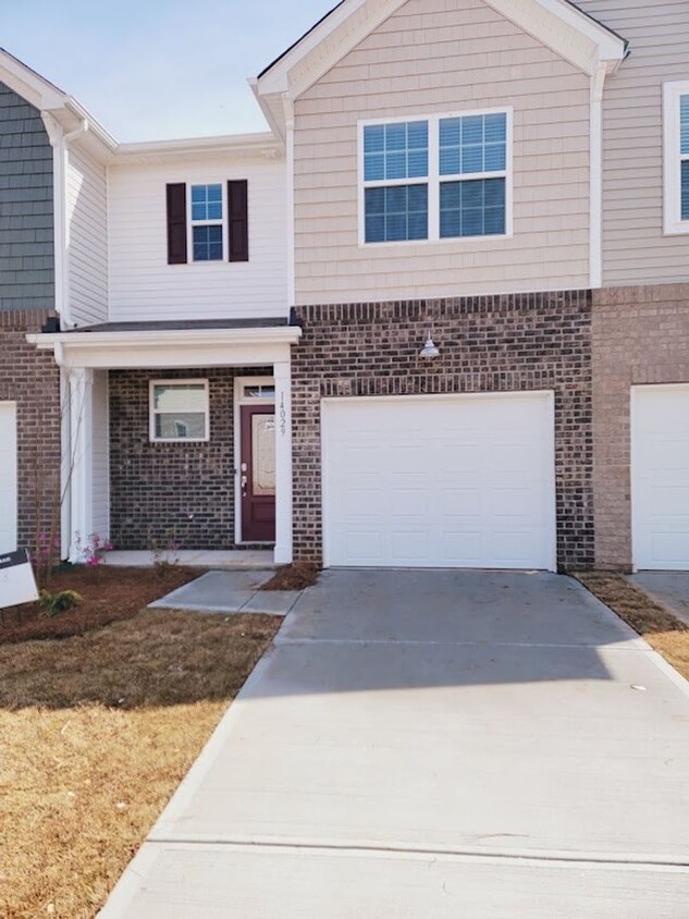 Primary Photo - Nice 3BR/2.5 BA Townhouse in Steel Creeks ...