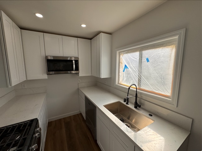 abundancia de armarios - 10802 Doty Ave