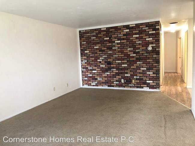 Building Photo - 3 br, 2 bath House - 1033 Walnut St
