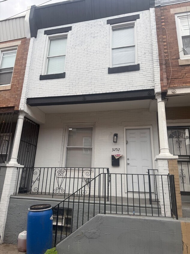Photo - 3252 N Hope St