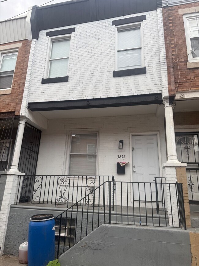 Photo - 3252 N Hope St House