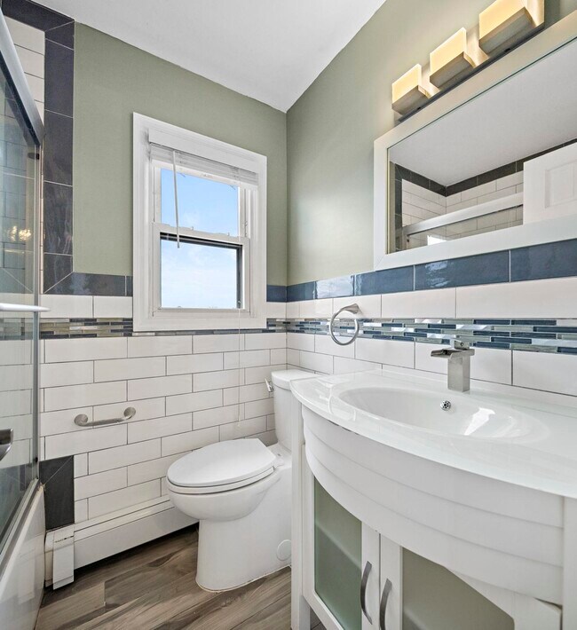 Building Photo - 665 9th St