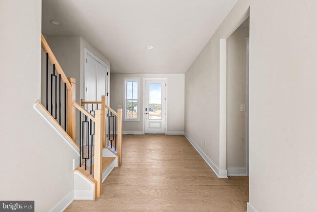 Building Photo - 133 Alroy Rd