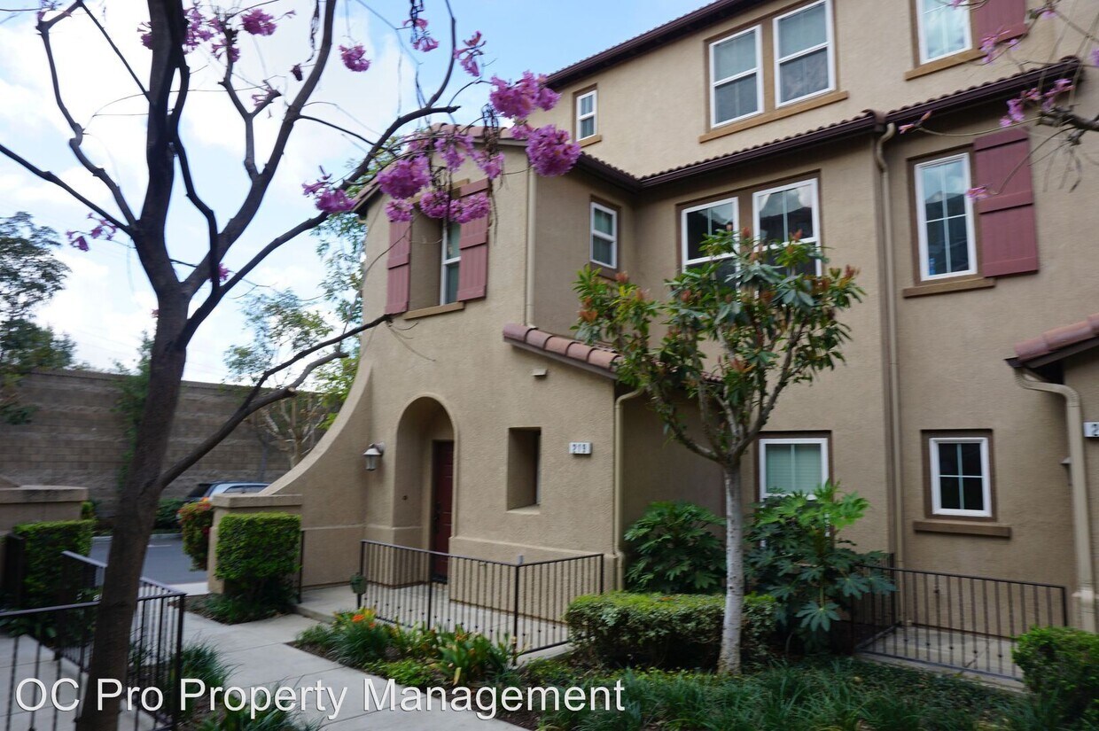 Primary Photo - 3 br, 3.5 bath House - 219 E Santa Fe Court