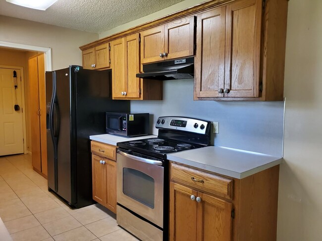 Building Photo - Lakeside School District