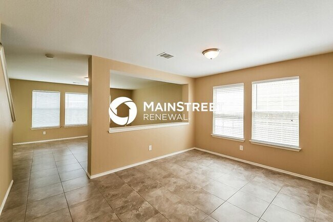 Foto del edificio - 3 Bedroom Pet-Friendly Home in San Antonio, TX with Main Street Renewal