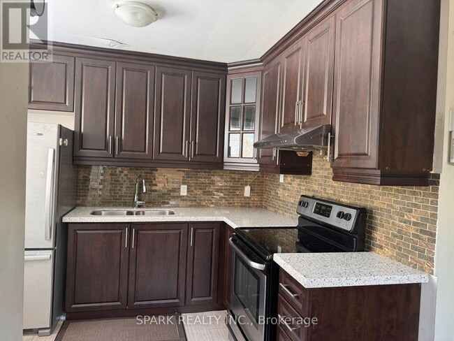 Photo du bâtiment - 27 Erlesmere Ave