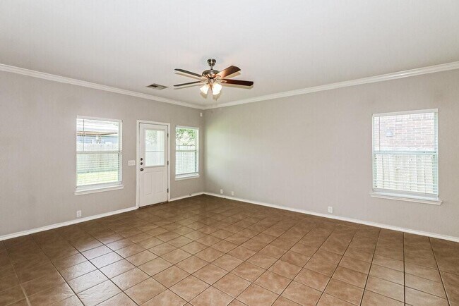 Building Photo - 903 Butterfly Ln