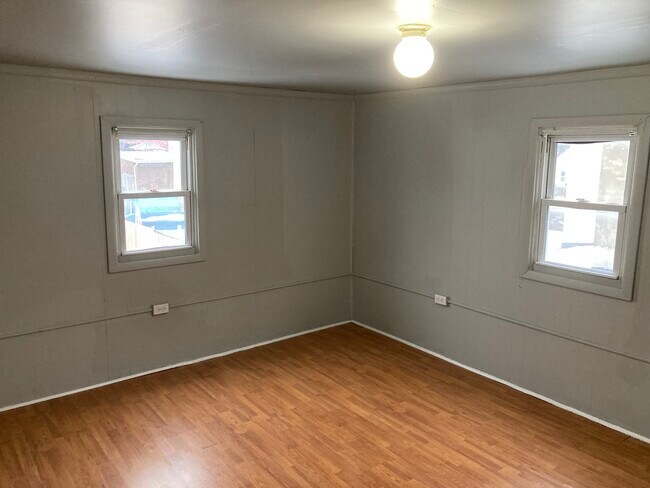 Building Photo - 528 Harrison St