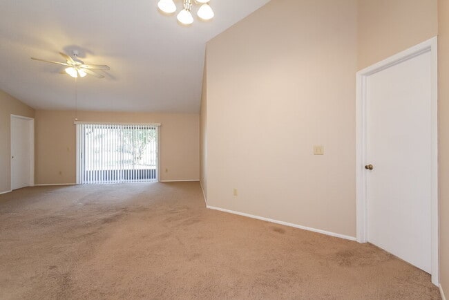 Foto del edificio - 12906 Longcrest Dr