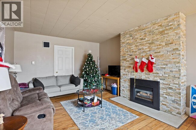 Building Photo - 554 Askin Ave