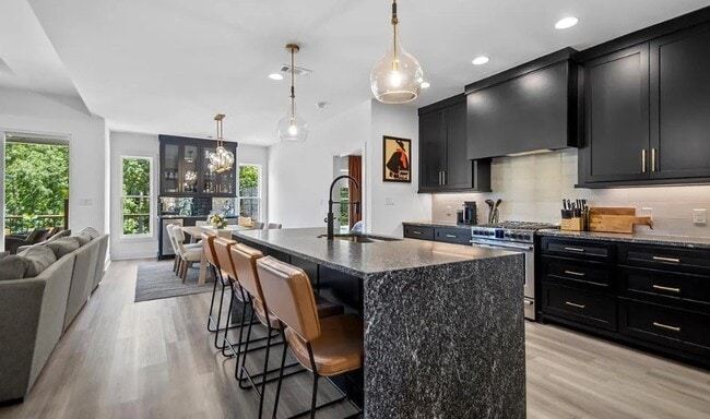 Building Photo - 61 Saffron Cir