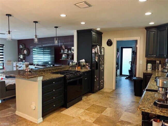 Building Photo - 4 br, 2 bath House - 7613 SW 128th Pl