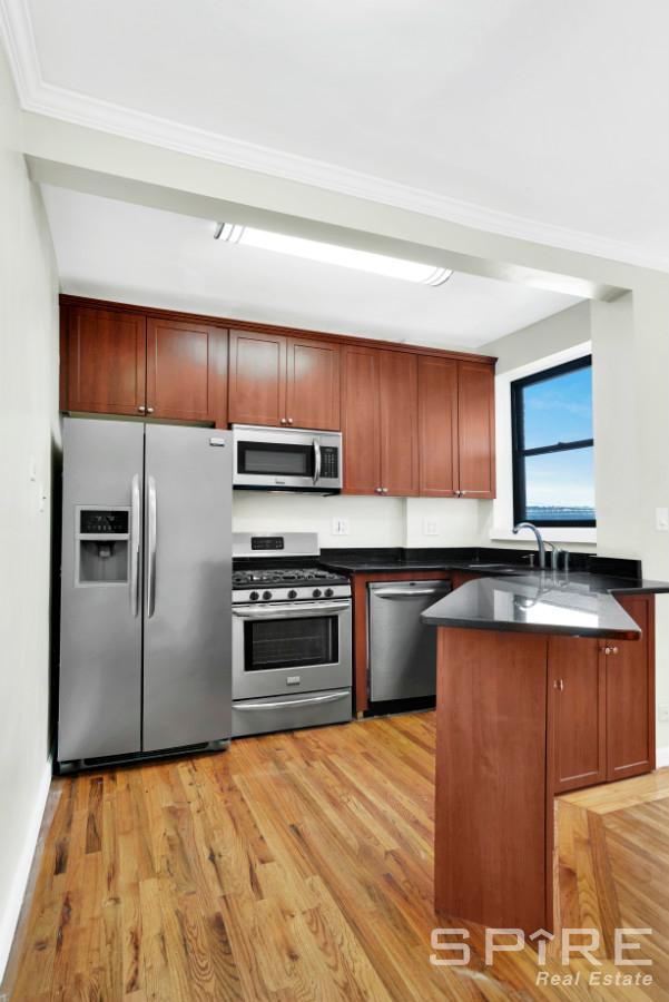 Building Photo - 15818 Riverside Dr W