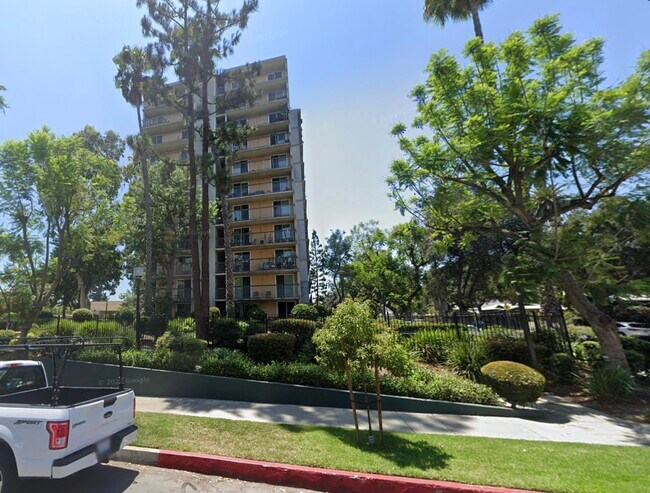 Foto del edificio - 560 E Villa St