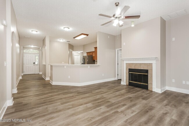 Foto del edificio - 12436 Richfield Blvd