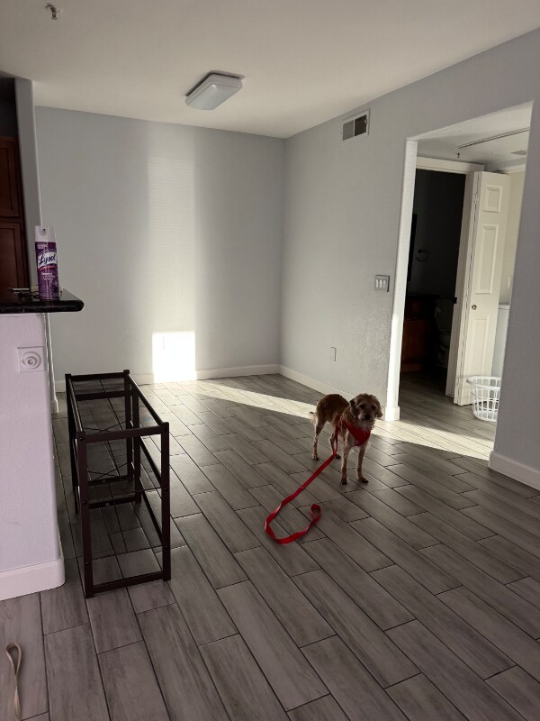 Foto del edificio - 1295 N Ash St