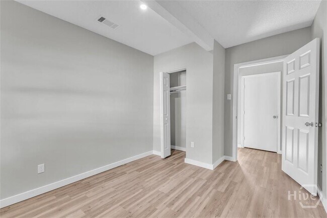 Foto del edificio - 832 W 44th St
