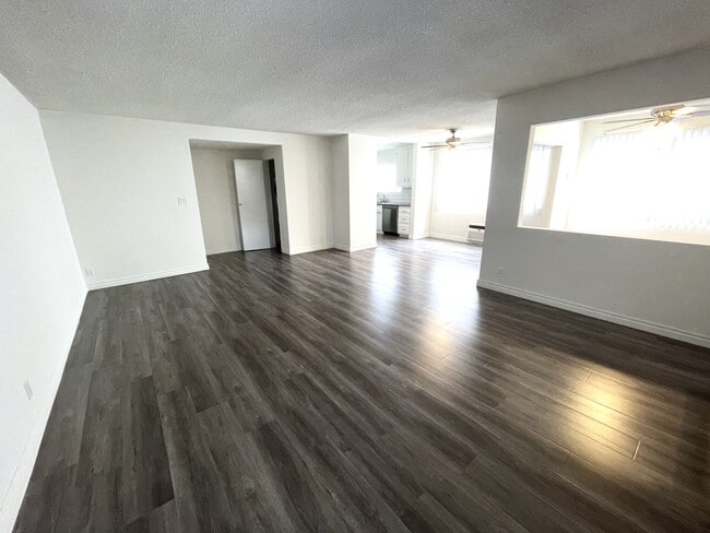 Building Photo - 10973 Palms Blvd