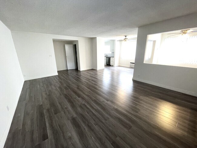 Foto del edificio - 10973 Palms Blvd