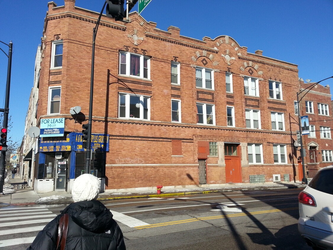 Primary Photo - 2350 W Augusta Blvd