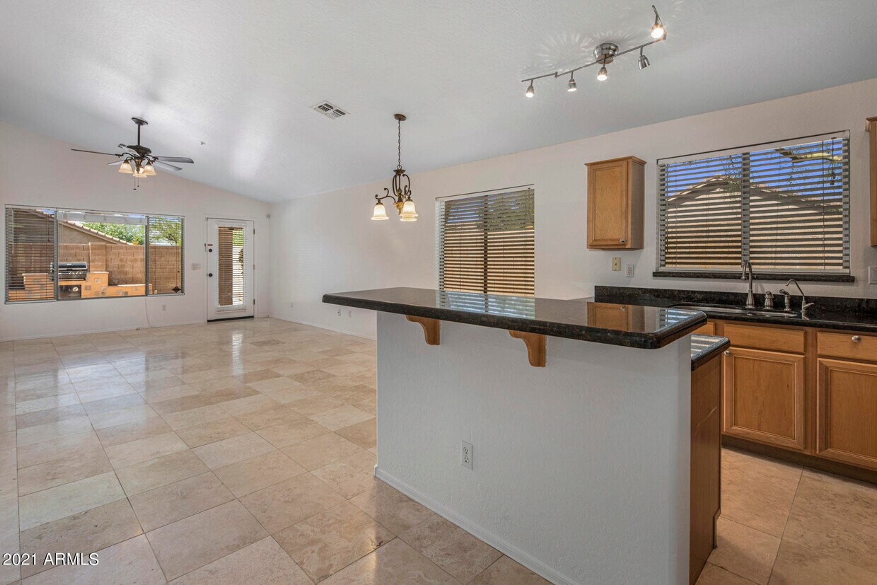 Primary Photo - 10307 E Caribbean Ln