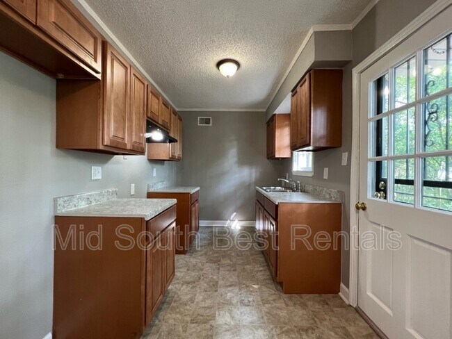 Foto del edificio - 3084 St Charles Dr