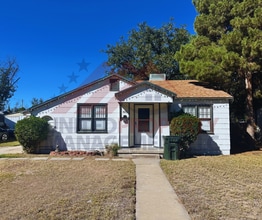 Building Photo - 813 N Mesa