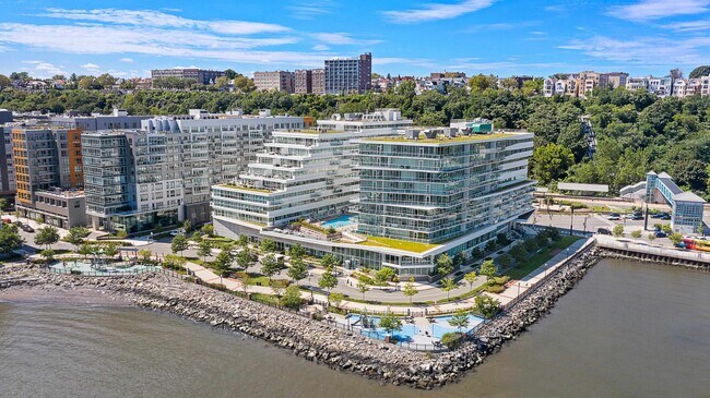 Foto del edificio - 800 Ave at Port Imperial
