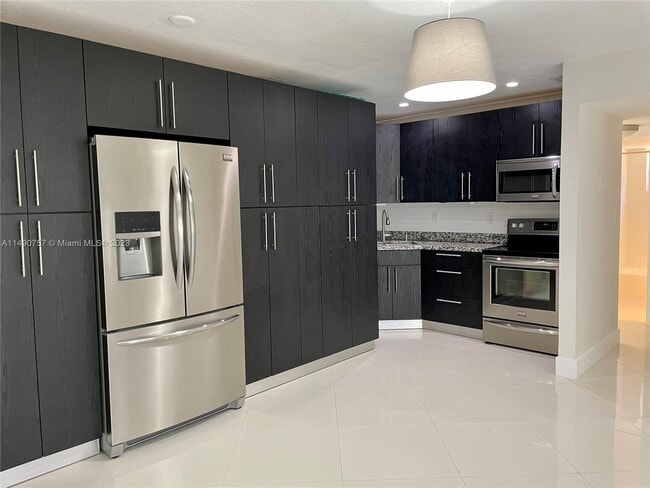 Building Photo - 9483 SW 76th St