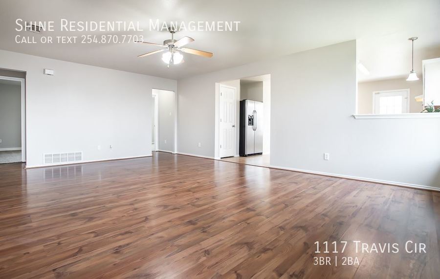 Foto del edificio - 1117 Travis Cir